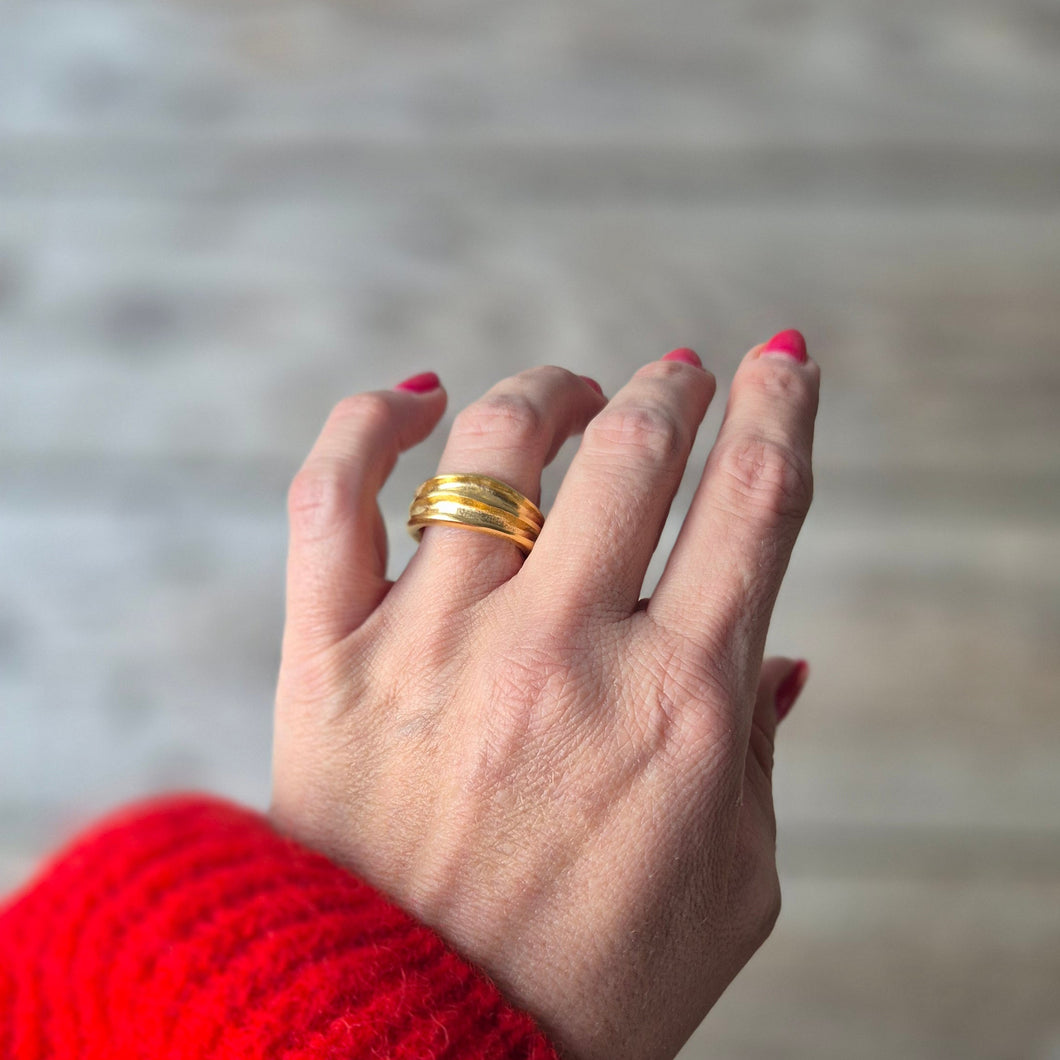 Gestus Concave Ring gold