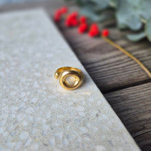 Lade das Bild in den Galerie-Viewer, Gestus Eye Ring gold
