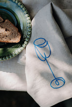 Lade das Bild in den Galerie-Viewer, Handbestickte Leinen-Serviette Vinho
