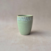 Lade das Bild in den Galerie-Viewer, Becher Sintra mint
