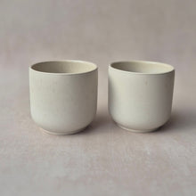 Lade das Bild in den Galerie-Viewer, Kaffeebecher Calma creme
