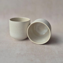 Lade das Bild in den Galerie-Viewer, Kaffeebecher Calma creme

