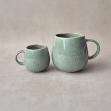 Lade das Bild in den Galerie-Viewer, Tasse Aveiro sage gesprenkelt
