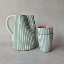 Load image into Gallery viewer, Latte-Becher gestreift eukalyptus
