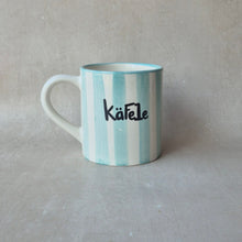 Load image into Gallery viewer, alma barru x bärndütsch Tasse gestreift hellblau
