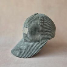Charger l'image dans la galerie, Cap aus Baumwollcord waldgrün

