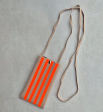 Charger l'image dans la galerie, Riviera Phone Bag beige orange
