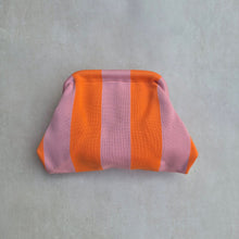 Lade das Bild in den Galerie-Viewer, Riviera Clutch rosa orange
