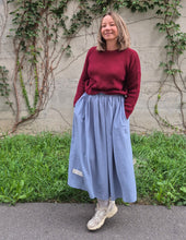 Lade das Bild in den Galerie-Viewer, The Airy Midi Skirt sky blue

