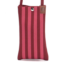 Lade das Bild in den Galerie-Viewer, Riviera Phone Bag dark cherry
