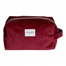 Lade das Bild in den Galerie-Viewer, Necessaire aus softem Samt wine
