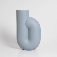 Charger l&#39;image dans la galerie, The Nono Vase light blue
