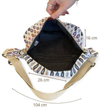 Lade das Bild in den Galerie-Viewer, Gürteltasche aus Jacquardstoff breeze
