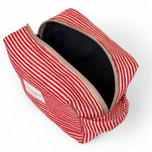 Lade das Bild in den Galerie-Viewer, Necessaire aus softem Cord poppy
