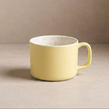 Load image into Gallery viewer, Extragrosse Tasse Konfetti inside yellow outside
