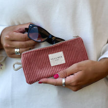 Load image into Gallery viewer, Mini-Pouch lang aus softem Cord coral
