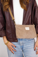 Lade das Bild in den Galerie-Viewer, Mini-Bag aus softem Cord toast
