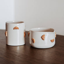 Lade das Bild in den Galerie-Viewer, The Gipfeli Matcha Bowl
