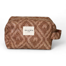 Lade das Bild in den Galerie-Viewer, Necessaire aus bedruckter Baumwolle earthy geometric
