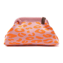 Lade das Bild in den Galerie-Viewer, Riviera Clutch rosa orange leopard
