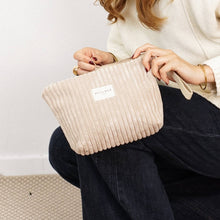 Load image into Gallery viewer, Necessaire gross aus softem Cord latte macchiato
