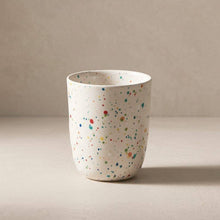 Lade das Bild in den Galerie-Viewer, Kaffeebecher Konfetti white
