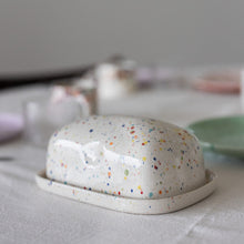 Lade das Bild in den Galerie-Viewer, Butterdose Konfetti white
