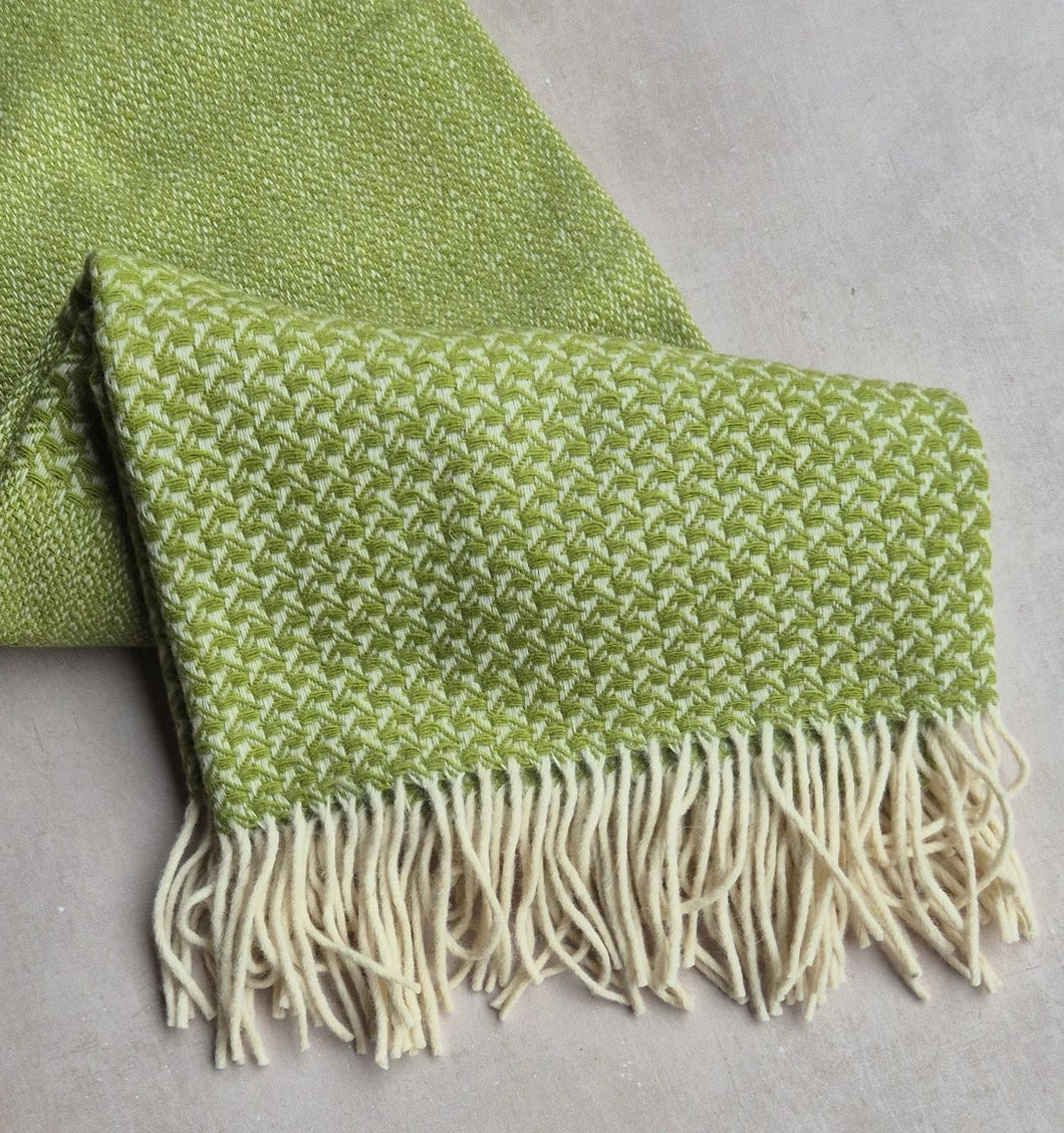 Handgewebte Wolldecke Nuvem Andorinha pistache