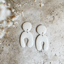 Load image into Gallery viewer, Alice Earrings Ivory
