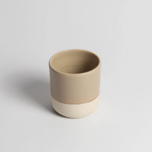 Lade das Bild in den Galerie-Viewer, The Beige Cup
