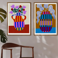 Lade das Bild in den Galerie-Viewer, Art Print Striped Vase with Handles
