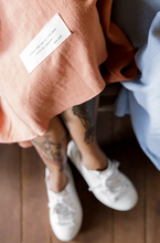 Lade das Bild in den Galerie-Viewer, The Airy Midi Skirt brick
