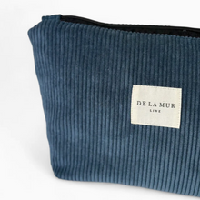 Lade das Bild in den Galerie-Viewer, Necessaire gross aus softem Cord meerblau
