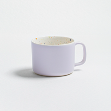 Lade das Bild in den Galerie-Viewer, Extragrosse Tasse Konfetti inside lilac outside
