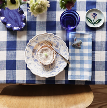 Lade das Bild in den Galerie-Viewer, Tischtuch Check Night Blue, 140 x 280 cm
