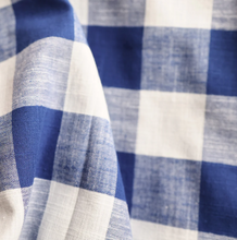 Lade das Bild in den Galerie-Viewer, Tischtuch Check Night Blue, 140 x 280 cm
