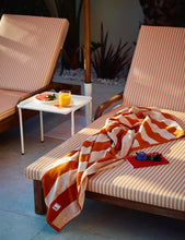 Charger l'image dans la galerie, Strandtuch Riviera Hotel orange oyster
