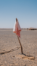 Lade das Bild in den Galerie-Viewer, Strandtuch Nefua Single coral
