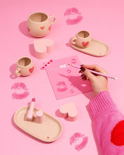 Lade das Bild in den Galerie-Viewer, Espressotasse mit Mini-Tablett Happy Hearts
