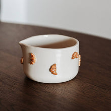 Lade das Bild in den Galerie-Viewer, The Gipfeli Matcha Bowl
