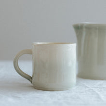 Charger l&#39;image dans la galerie, alma barru tasse sage ombre 

