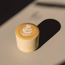 Lade das Bild in den Galerie-Viewer, Kaffeebecher Honey
