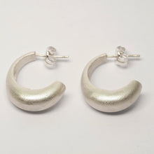 Load image into Gallery viewer, Mina earrings silver
