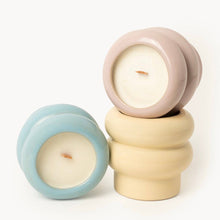 Lade das Bild in den Galerie-Viewer, The Ripple Candle light blue wet garden
