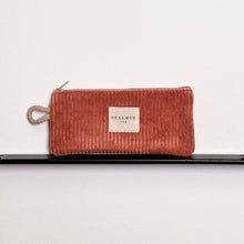 Load image into Gallery viewer, Mini-Pouch lang aus softem Cord coral
