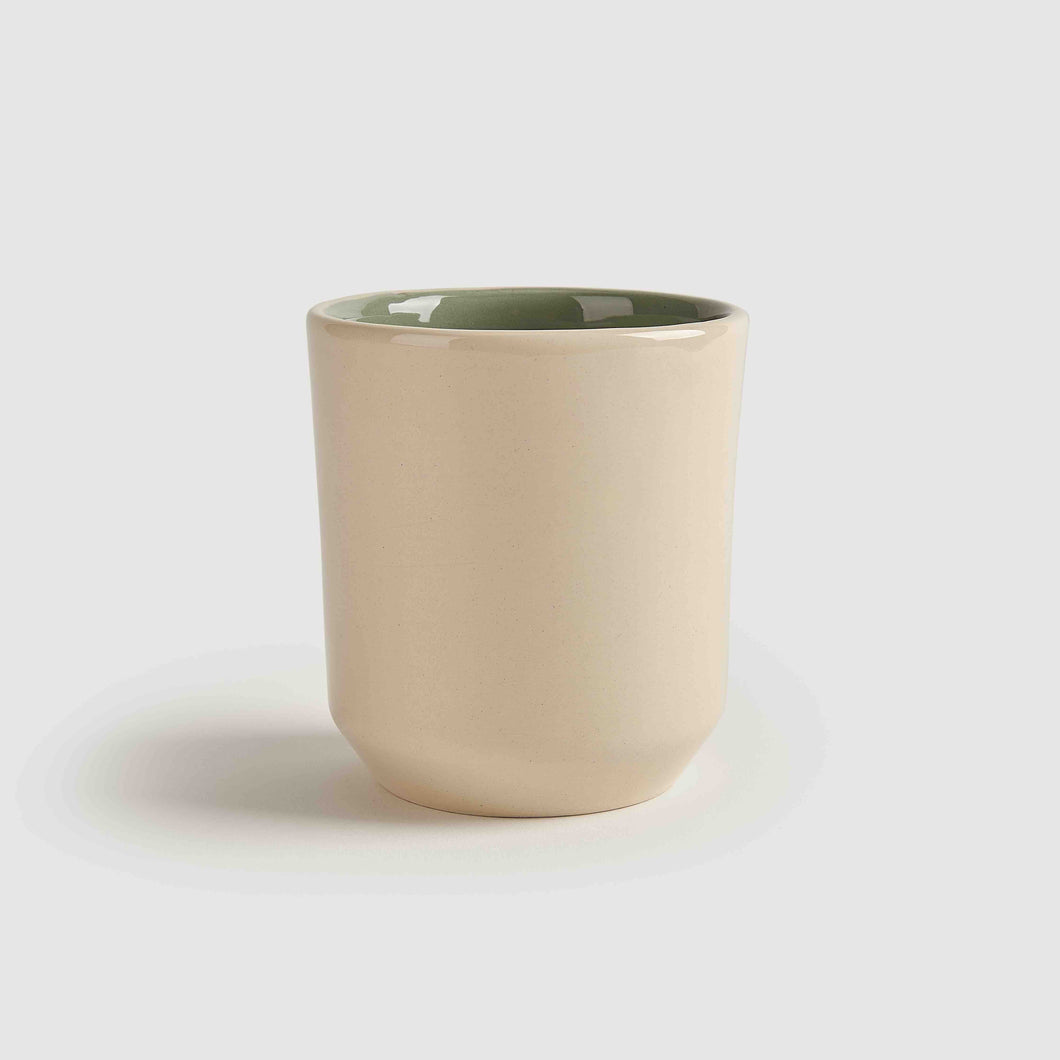 Grosser Kaffeebecher oliv
