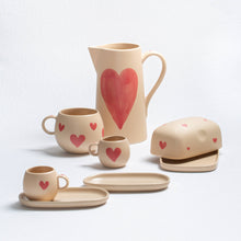 Lade das Bild in den Galerie-Viewer, Krug 1.5 l Happy Hearts
