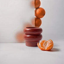 Lade das Bild in den Galerie-Viewer, The Ripple Candle terracotta mandarin
