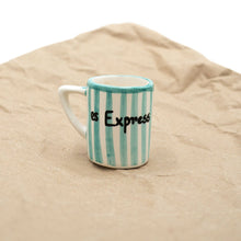 Load image into Gallery viewer, alma barru x bärndütsch Espressotasse gestreift grün
