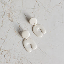 Lade das Bild in den Galerie-Viewer, Alice Earrings Ivory
